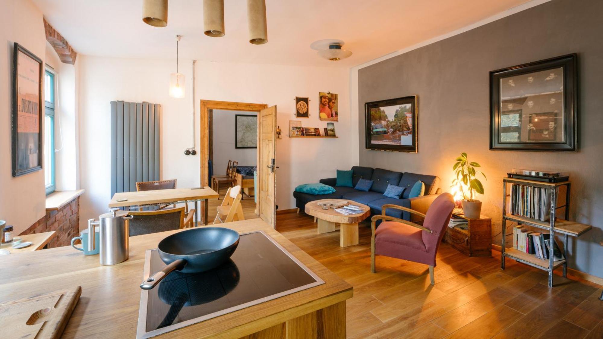 The Upholstery Tinyhouse Deluxe Eco Chalet Kreativ Citynah Κέμνιτς Εξωτερικό φωτογραφία