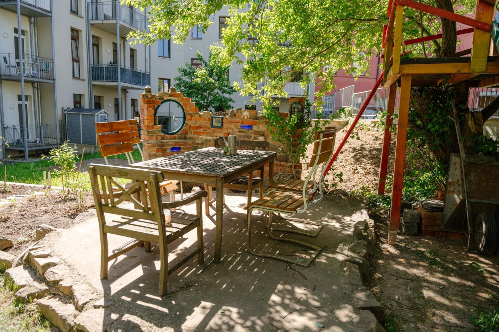 The Upholstery Tinyhouse Deluxe Eco Chalet Kreativ Citynah Κέμνιτς Εξωτερικό φωτογραφία