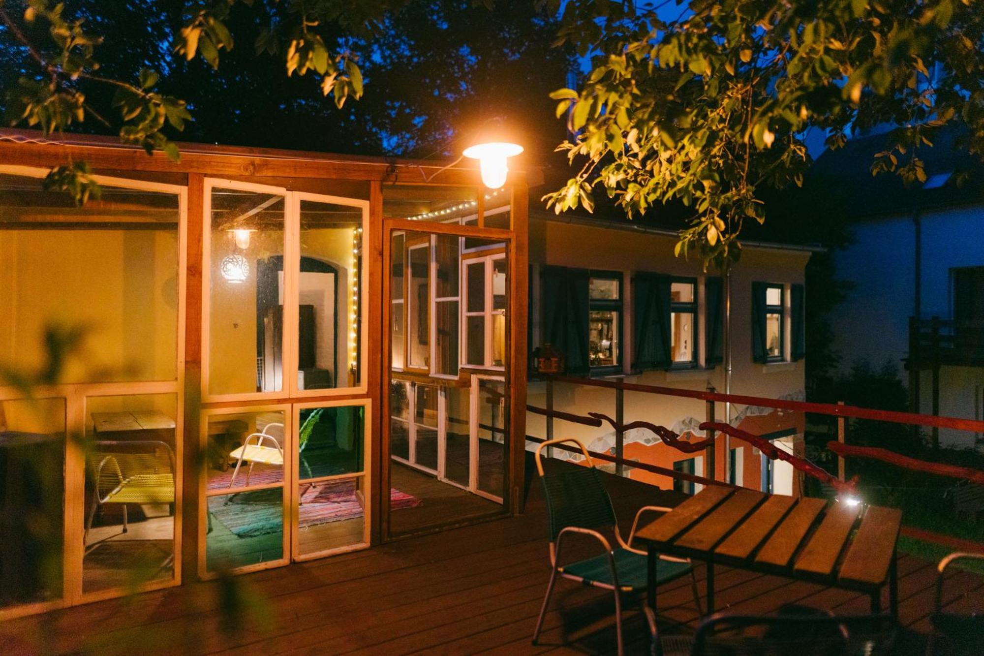 The Upholstery Tinyhouse Deluxe Eco Chalet Kreativ Citynah Κέμνιτς Εξωτερικό φωτογραφία