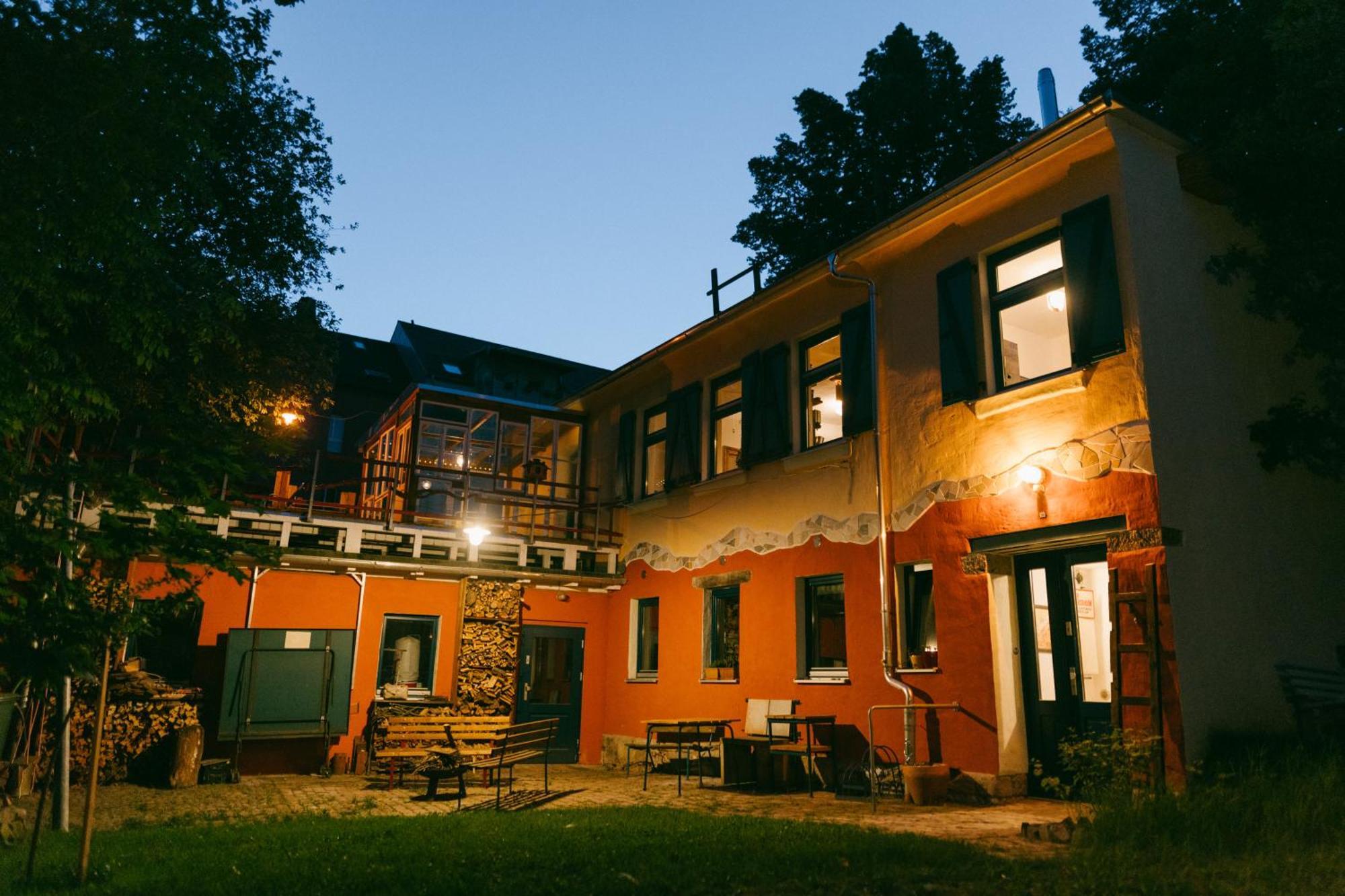 The Upholstery Tinyhouse Deluxe Eco Chalet Kreativ Citynah Κέμνιτς Εξωτερικό φωτογραφία