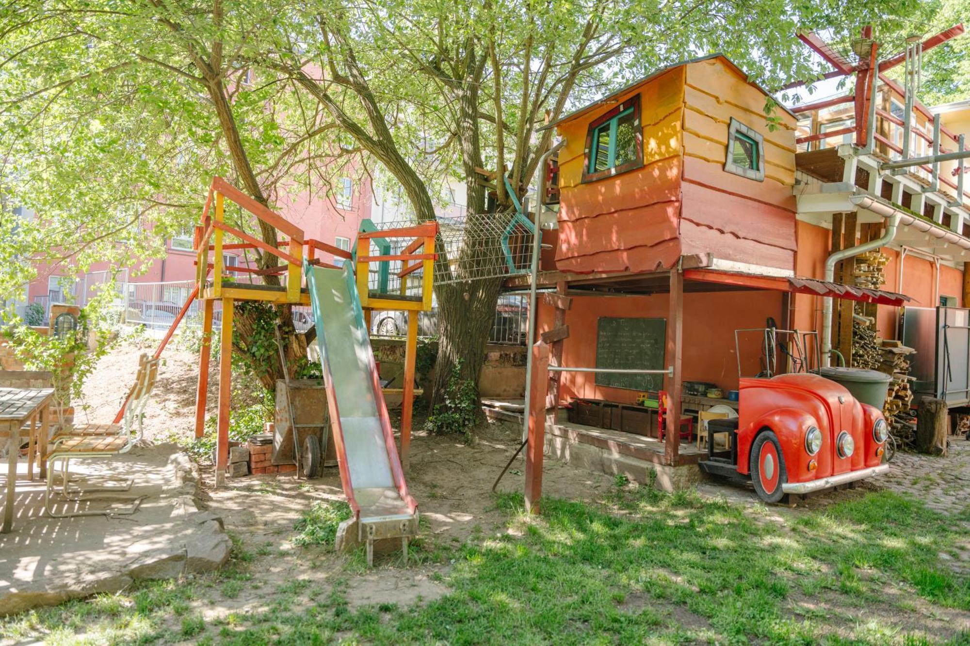 The Upholstery Tinyhouse Deluxe Eco Chalet Kreativ Citynah Κέμνιτς Εξωτερικό φωτογραφία